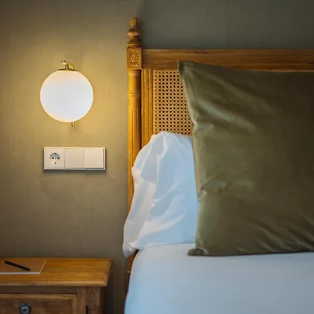 Palacio De Arriba 4* مييريس