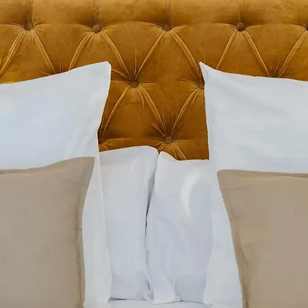 Palacio De Arriba 米耶雷斯