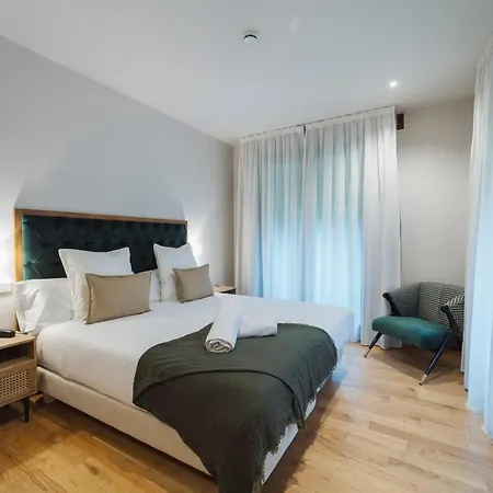 Palacio De Arriba 米耶雷斯