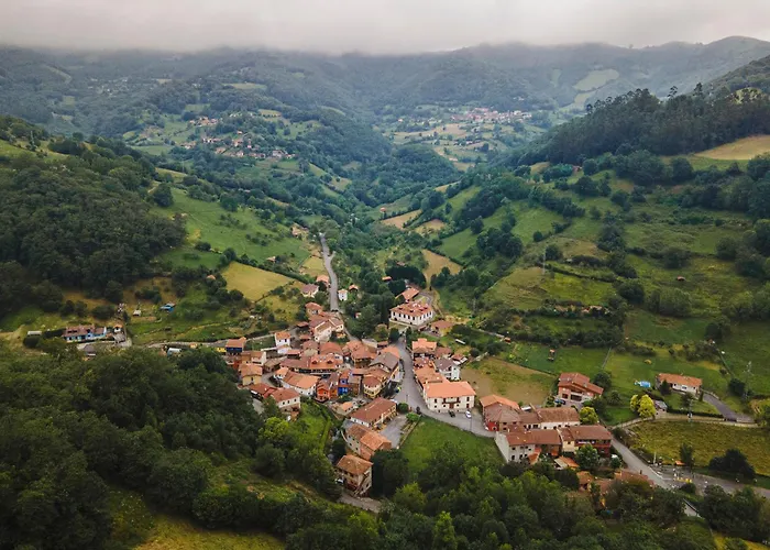 Palacio De Arriba Hotel
